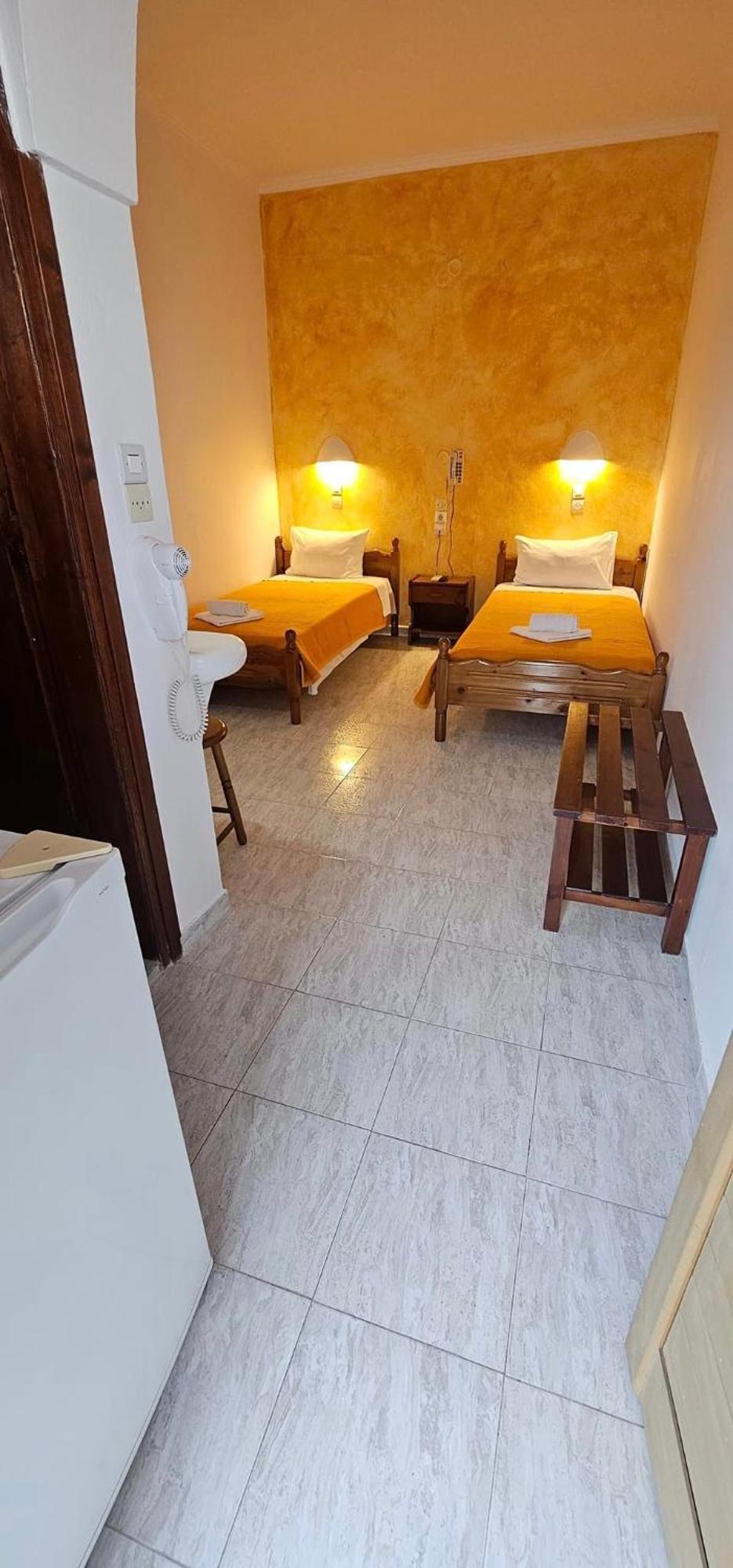 Hotel Palladion Картерадос Екстериор снимка
